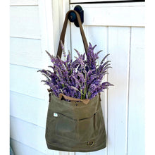 Load image into Gallery viewer, Gardener's Market &amp; Harvest Bag - The Celtic Farm
