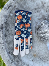 Load image into Gallery viewer, Women's Floral Gardening and Project Gloves - The Celtic Farm
