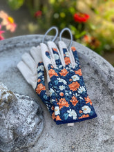 Load image into Gallery viewer, Women's Floral Gardening and Project Gloves - The Celtic Farm